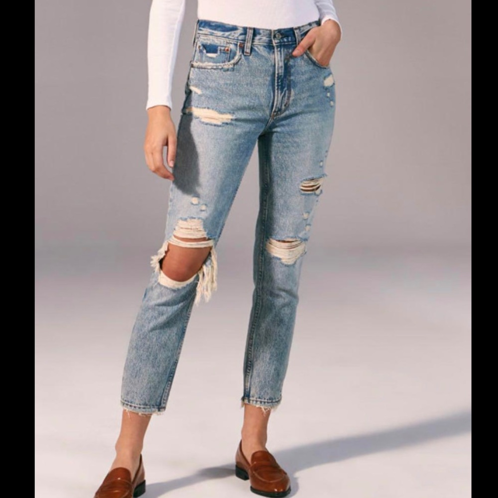 Abercrombie & Fitch High Rise Mom Jeans